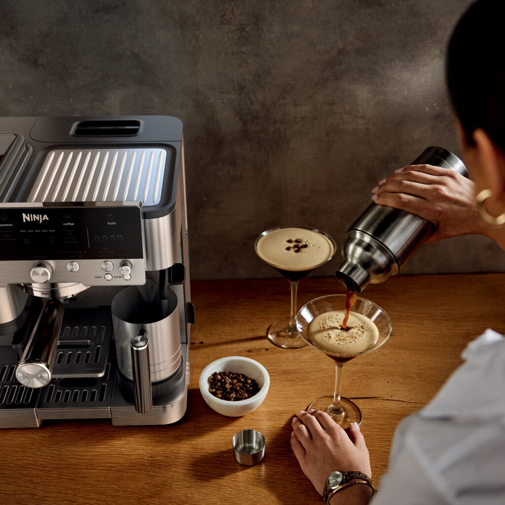 Best Espresso Machines 2025: Ninja Luxe Café vs. De'Longhi Arte Evo | Tried Kitchen